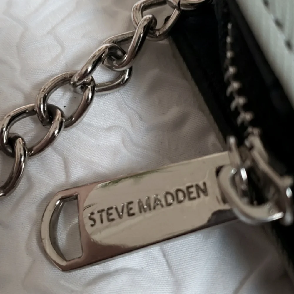 Steve Madden New Gray & Black Crossbody Bag